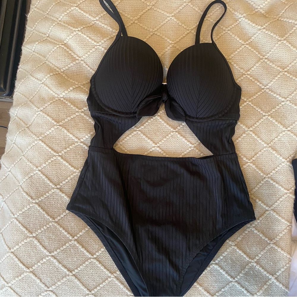 Shade & Shore black one piece swimsuit